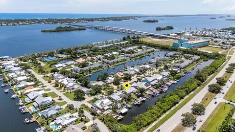 1935 Robalo Dr, Vero Beach, FL 32960