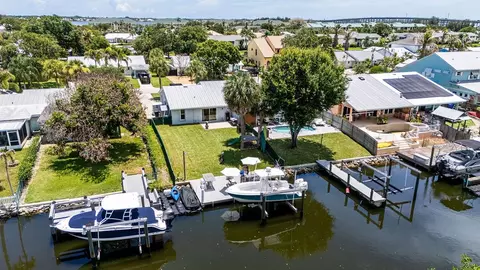 1935 Robalo Dr, Vero Beach, FL 32960