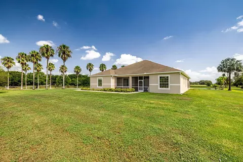 5190 21st St SW, Vero Beach, FL 32968