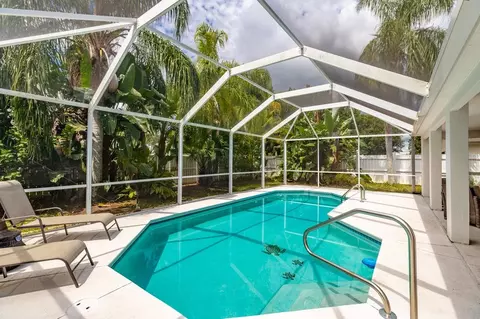 589 Willow Ct, Sebastian, FL 32958