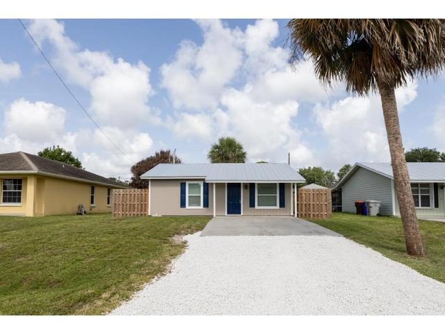 1325 22nd Ave SW, Vero Beach, FL 32962