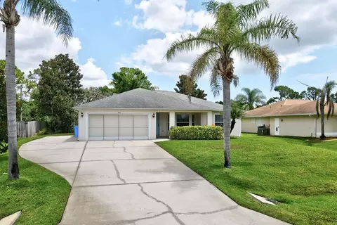 934 Bermuda Ave, Sebastian, FL 32958