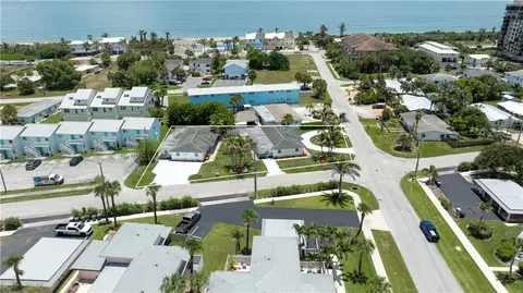 662 Granada St, Hutchinson Island, FL 34949