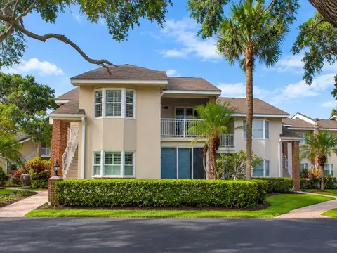 133 E Park Shores Cir #8E, Vero Beach, FL 32963