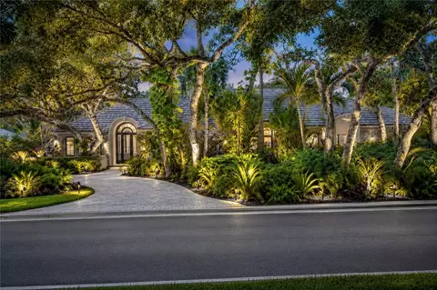 1371 Jonathans Trl, Vero Beach, FL 32963
