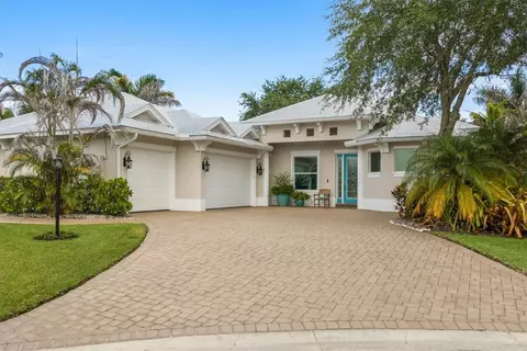1090 Quail Ct SW, Vero Beach, FL 32968