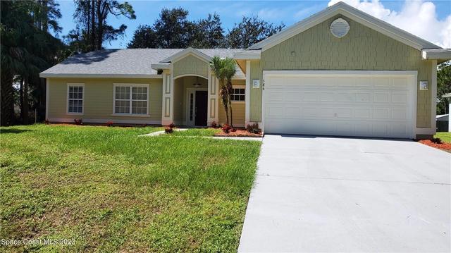 586 Sea Fury Ave SW, Palm Bay, FL 32908