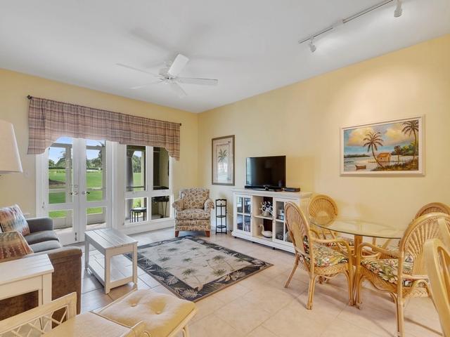5060 Harmony Cir #102, Vero Beach, FL 32967