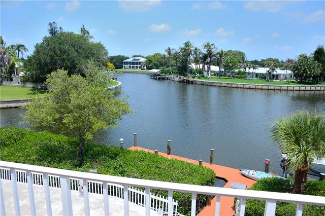 2165 6th Ct SE, Vero Beach, FL 32962