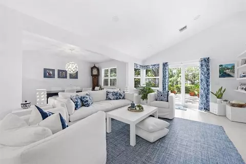 1543 Sabal Ct, Vero Beach, FL 32963