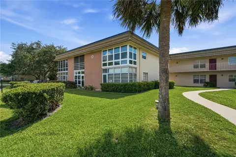 12 Vista Gardens Trl #104, Vero Beach, FL 32962