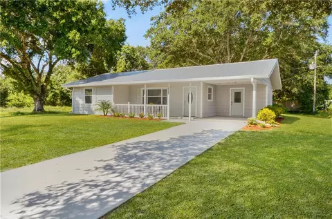8745 98th Ct, Vero Beach, FL 32967