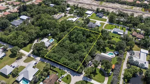 3185 62nd Dr, Vero Beach, FL 32966