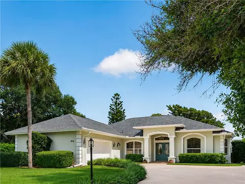 916 Pebble Ln, Vero Beach, FL 32963