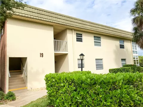 19 Vista Gardens Trl #201, Vero Beach, FL 32962