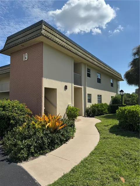 19 Vista Gardens Trl #201, Vero Beach, FL 32962