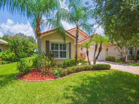 1975 Grey Falcon Cir SW, Vero Beach, FL 32962