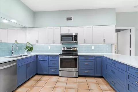 5040 Harmony Cir #107, Vero Beach, FL 32967