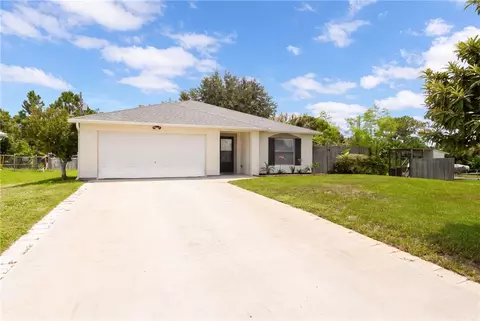 8216 100th Ct, Vero Beach, FL 32967