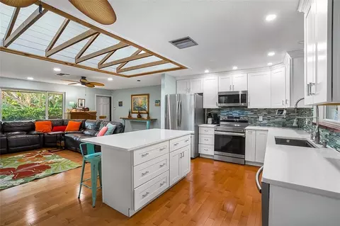 Kitchen - 3955 Fooshe Ave, Micco, FL 32976 photo 5 of 8