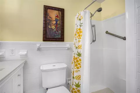 Bath - 3955 Fooshe Ave, Micco, FL 32976 photo 2 of 3