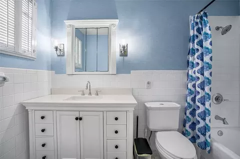 Bath - 3955 Fooshe Ave, Micco, FL 32976 photo 1 of 3