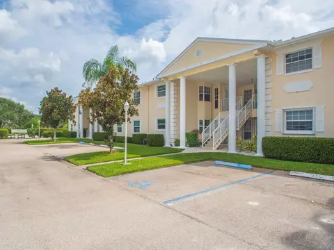 700 Lake Orchid Cir #204, Vero Beach, FL 32962