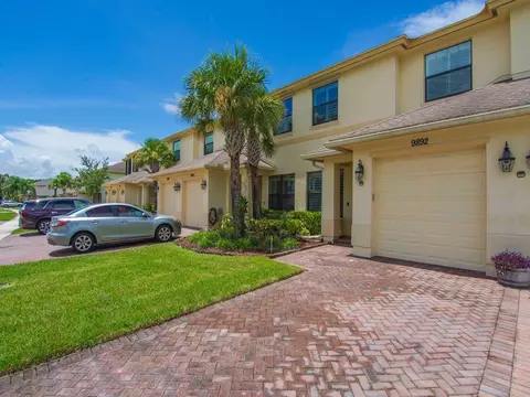 9892 E Villa Cir, Vero Beach, FL 32966