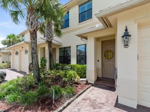 9892 E Villa Cir, Vero Beach, FL 32966