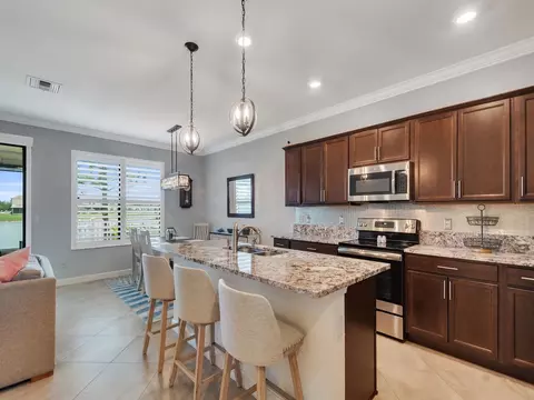 9892 E Villa Cir, Vero Beach, FL 32966
