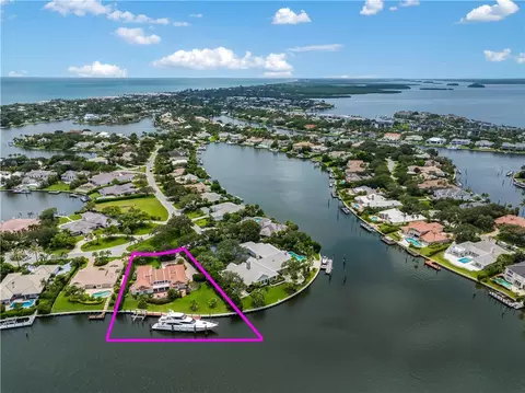 204 Spinnaker Dr, Vero Beach, FL 32963