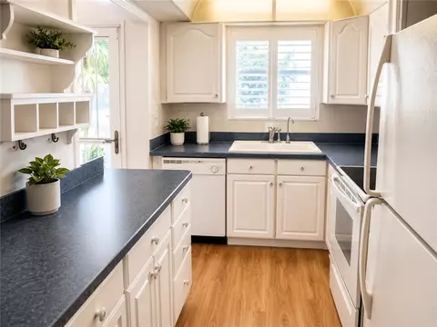 1100 Ponce De Leon Cir #N212, Vero Beach, FL 32960