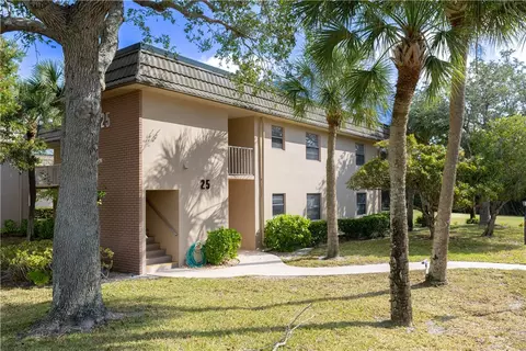 25 Vista Gardens Trl #201, Vero Beach, FL 32962