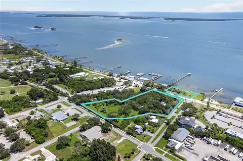 608 Davis St, Sebastian, FL 32958
