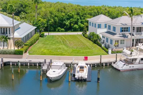 2915 Marsh Island Ln, Vero Beach, FL 32963