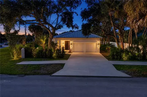 901 Jasmine Ln, Vero Beach, FL 32963
