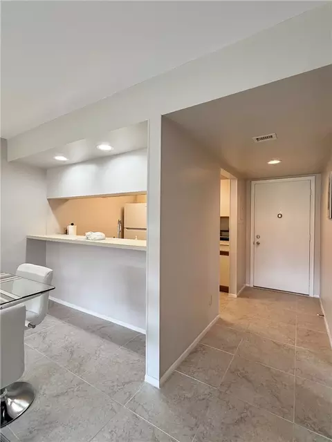 6 Plantation Dr #102, Vero Beach, FL 32966