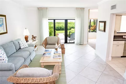 1616 Ocean Dr #102, Vero Beach, FL 32963