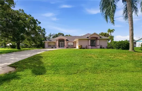 955 Riviera Ave, Sebastian, FL 32958