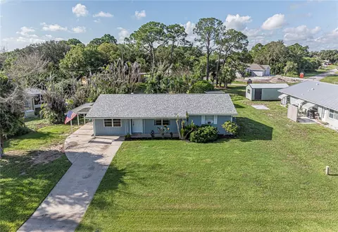 401 Lake Dr, Sebastian, FL 32958