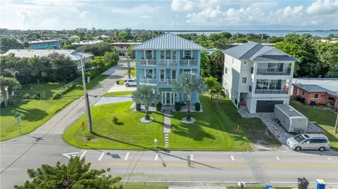 1181 Binney Dr, Hutchinson Island, FL 34949