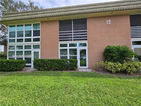 19 Vista Gardens Trl #104, Vero Beach, FL 32962
