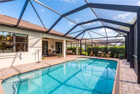 6253 Arcadia Sq, Vero Beach, FL 32966