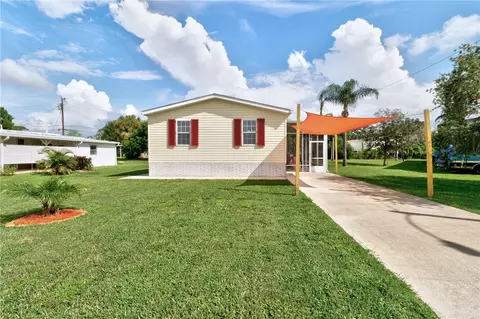306 Pineapple St, Sebastian, FL 32958
