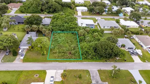 1126 19th St SW, Vero Beach, FL 32962