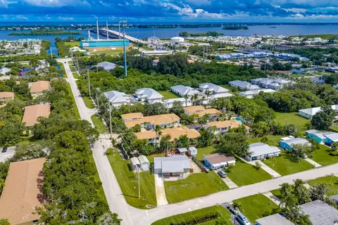 1790 5th Ave, Vero Beach, FL 32960