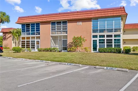 110 Springlake Ct #201, Vero Beach, FL 32962