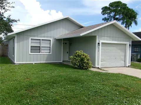 430 13th St SW, Vero Beach, FL 32962