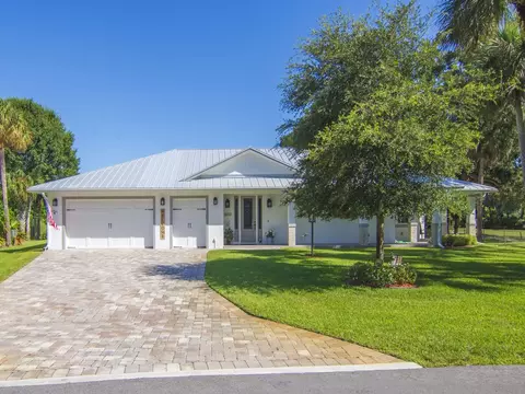 2926 Carissa Dr, Vero Beach, FL 32960