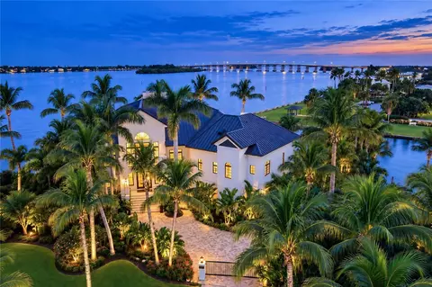 1 Sailfish Rd, Vero Beach, FL 32960
